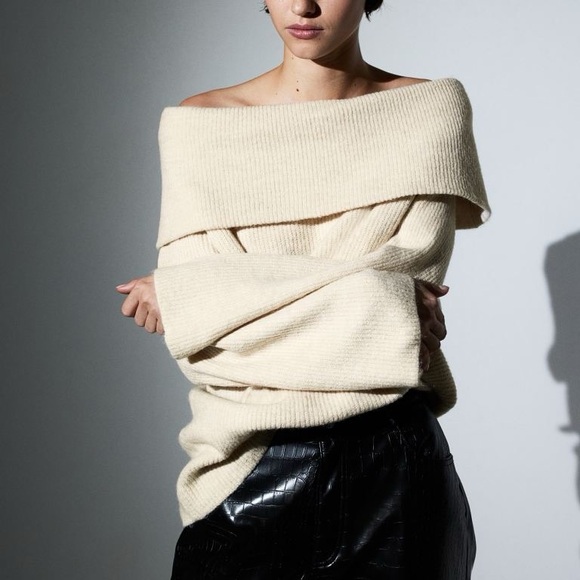 Off-Shoulder Sweater - Picture 1 of 1
